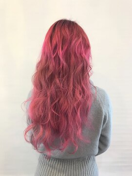 ヘアーアイスカルテット(HAIR ICI QUARTET) ピンク　派手髪　ブリーチ