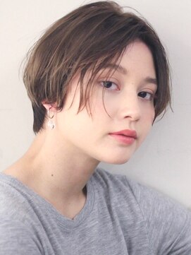 サーカス バイ ビュートリアム 青山(CIRCUS by BEAUTRIUM) 前髪長め　ショートヘア　ショートボブ　ハンサムショート　青山