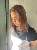 切りっぱなしミディアム×ホワイトベージュ