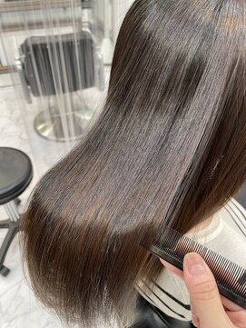 エスカーラ 表参道(THE ESCALA) @aidaman321  テラコッタ/ミニウルフ/くすみブルー/表参道