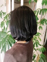エムハチ(M8) 大人風キレイめふんわりボブ