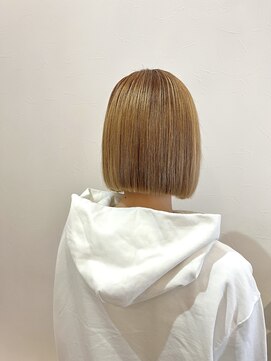 ルーツ(ROOTS) ハイトーンミニボブ♪