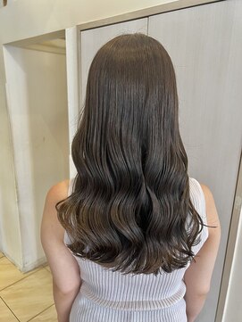 フレイストート(Frais Tout) 小顔/黒髪/暗めカラーブルーブラッククラゲヘアーウルフカット