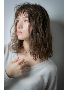 カバーヘア ブリス 戸田公園西口店(COVER HAIR bliss) グレージュ細めハイライトウェーブミディアムv戸田公園20代30代