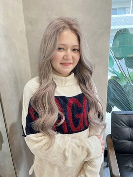 リエンス(RIENS) 【RIENS】ホワイトミルクティーベージュ×馬越麗奈