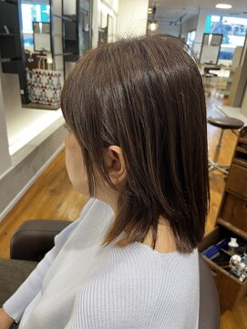 フラワーズビィーオーディー(FLOWERS BOD) 艶髪ミディアム