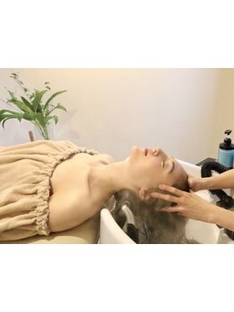 【癒しの香りで至福のひと時を】植物由来100％にこだわったTEONオイルヘッドスパ*しなやかな髪へ[麻布十番]