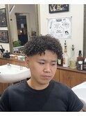 針金パーマ　アフロ　テーパーフェード