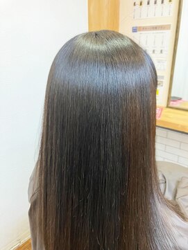 トリート(TREAT) 髪質改善のベース作り　　艶髪ストレート　（艶髪ヘッドスパ含）