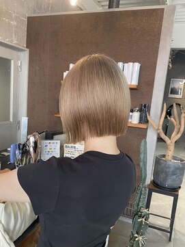 ブルー(BLUE.) ハイトーンボブ