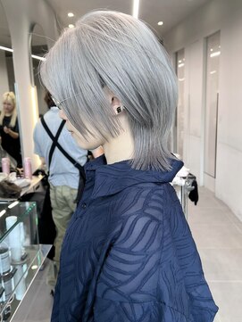 ソル バロール 表参道(SOL .valor) シルバー×グレー×ウルフ