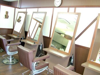 ラディウスヘアー(RDIUSHAIR)の写真/リーズナブルながらも満足度◎丁寧なカウンセリングで希望をしっかり汲み取り、あなたの魅力を引き出します