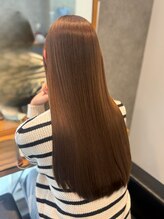 年齢と共に変わる髪に芯から応える。女性のための美髪整形。傷ませない縮毛矯正の本質ケアで自信が蘇る♪