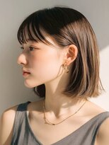 ルートエイチ 市川(Root H)&nbsp;ダブルカラーミルクティーベージュインナーカラーショートボブ