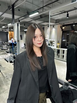 ザ シェノン ウメダ(THE CHAINON UMEDA) ワンホンレイヤー/ミルクティーブロンド/ダークブルー/心斎橋