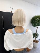 ヘリア(HELIA) ホワイトブロンド