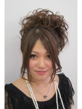 美容室イーナ(e na) 上品カールアップ♪