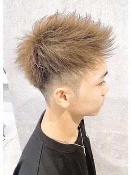 アンダーバーホワイト 天神店(_WHITE) アップバングショート