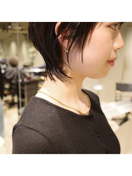 ビビト(bibito) bibito コンパクトなショートウルフ　くびれショート