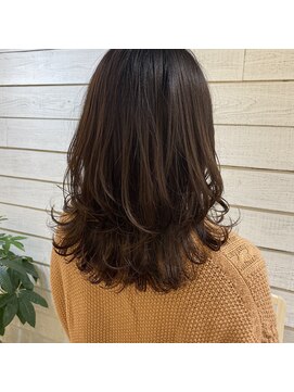 フチュール(futur) ふわっふわの外ハネくびれミディ☆