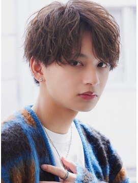 オーシャントーキョー 渋谷神南(OCEAN TOKYO) ツーブロック束感流行センターパート