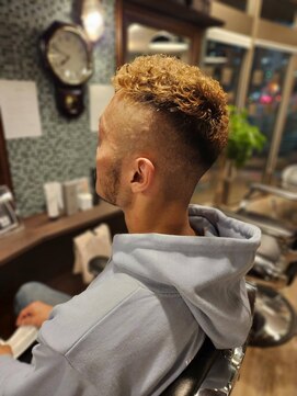 ワンワンオー バーバーショップ 長浜店(@110 BARBER SHOP) フェードカット