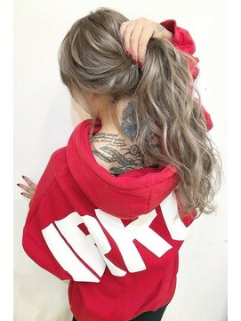 リア 大阪梅田(Ria) ～ハイライトカラーアッシュ シールエクステ～【Ria 大阪 梅田】