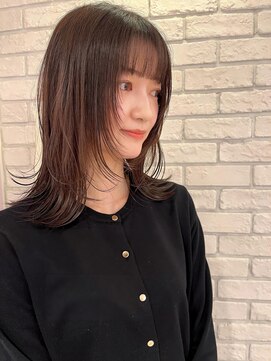 リタ(Lita) ミディアムレイヤー/顔まわりレイヤー/ウルフ