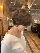 ウィークエンド(WEEKEND)&nbsp;ベージュ大人ショート