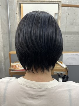 ユッカ エルア 武庫之荘南口(YUCCA elua) Yucca角床オススメダークブルーハイライトショート