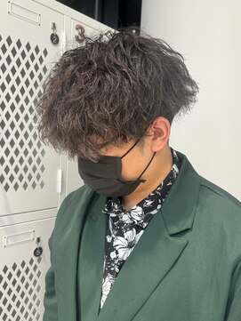 ネイロ 北千住(NeiRo) ツイストパーマツーブロックセンターパートスパイラルパーマ