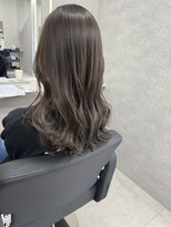 オン(On)&nbsp;グレージュカラー