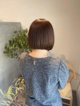 シスイ(sisui) 内巻きボブ/艶ブラウンカラー