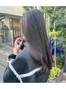 トレス(TRESS) レイヤー　レイヤーカット　グレージュ　透明感カラー　表参道