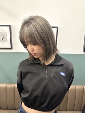 リュール バイ ヘッドライト 北千住店(lueur by HEADLIGHT) グレージュカラー/切りっぱなしボブ