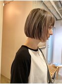 デザインカラーコントラストハイライト切りっぱなしボブ