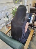 毛先まで潤う艶ロング