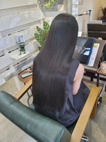 ウェルス(Wealth) 毛先まで潤う艶ロング