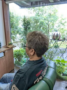 ナンバーエイト(number eight) アッシュグレーソフトツーブロックショートレイヤーメンズ