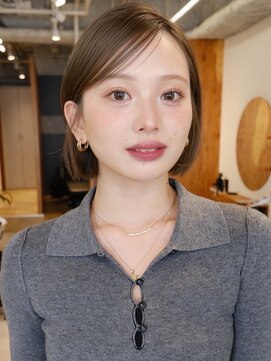 ノイカーム(noi Calm) 顔周りレイヤーカットくびれヘアミルクティーベージュカラー韓国