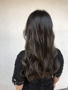 リゴッツ ドゥア プトゥリ(Regottz dua putri) ハイライト×マットグレージュ