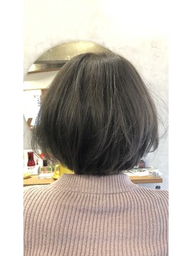 ヴィヴォア(VIVOA) 愛されショートボブ