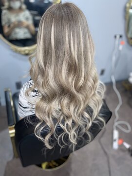 プリンプ(PRIMP) #ホワイトベージュ#エクステ#ダブルカラー