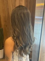 アヴァンス 天王寺店(AVANCE.)&nbsp;カーキグレージュ×透明感