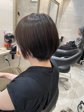 チリンバイロストシティー(Chillin by LOSTCITY) 丸みショートボブ髪質改善インナーカラーハイライト