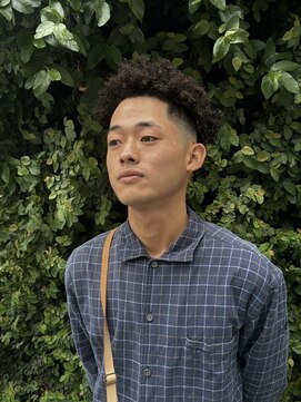 ローグ(Logue) スパイキーショートアフロ/特殊パーマ/スキンフェード