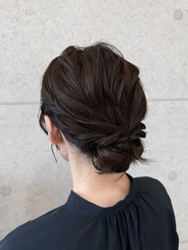 ヴィサージュ ギンザ VISAGE GINZA 柔らかいシニヨンスタイル