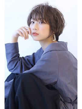 オーロ 塚口店(ORO) ふんわりマッシュショートボブ