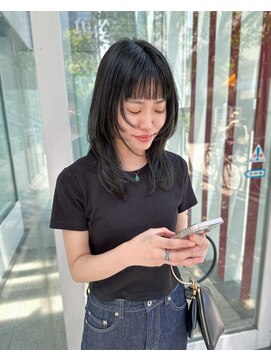 ニューヨークニューヨーク 梅田茶屋町店(NYNY) レイヤーカット 顔まわりカット ブルーブラック 韓国ヘア