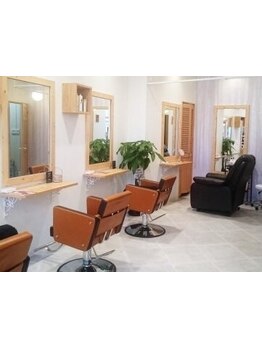 髪質改善/縮毛矯正特化サロン☆女性ならではの丁寧な接客と施術で、あなたの髪を美しく導きます。